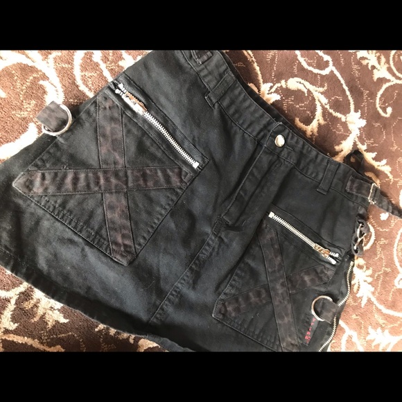 UNIQUE TRIPP NYC BLACK MINI SKIRT - Picture 4 of 5